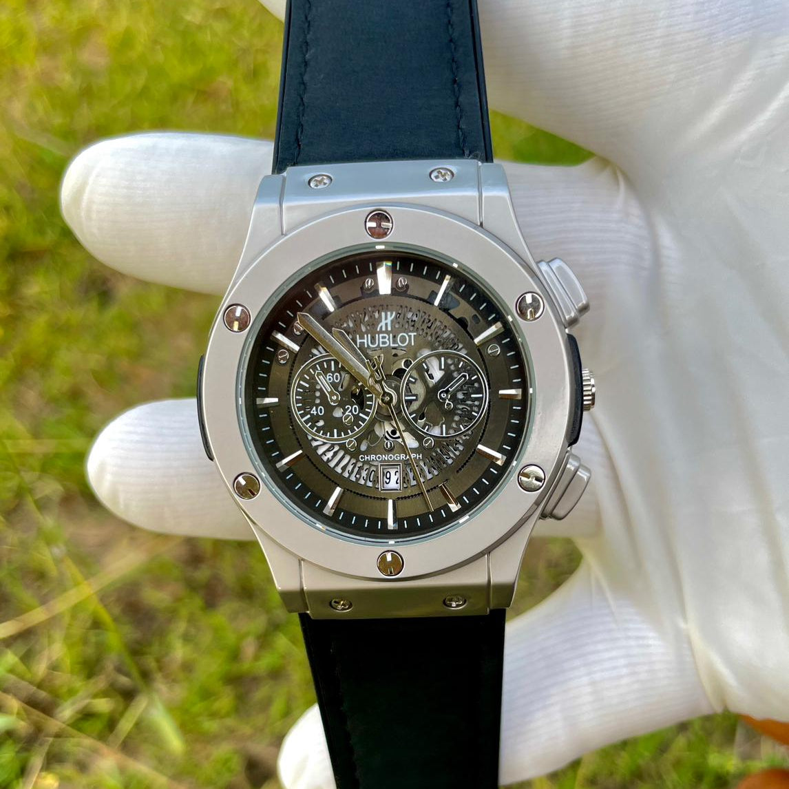 Modern Black Leather Watch with Calendar