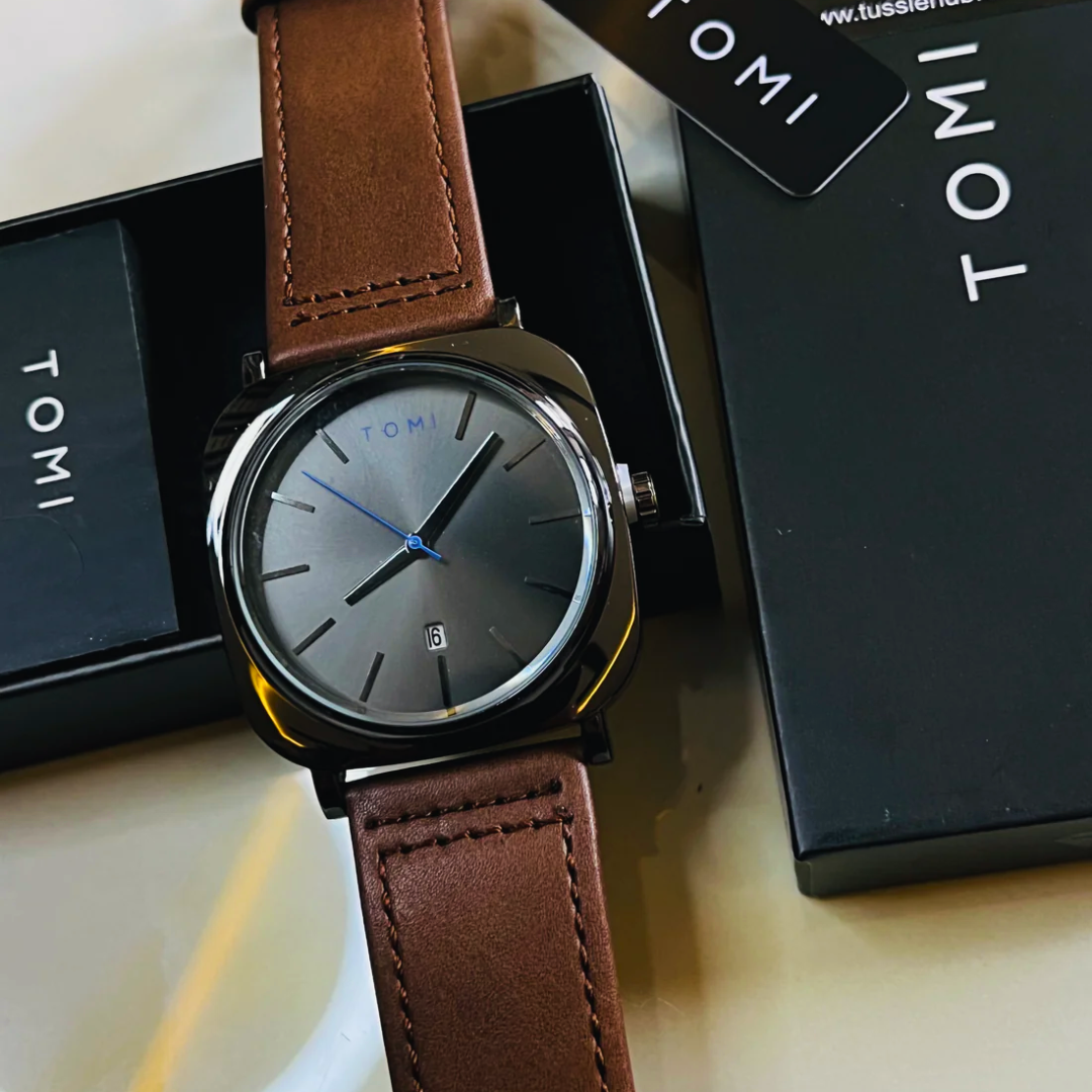 Tomi Brown Business Class Dial Watch